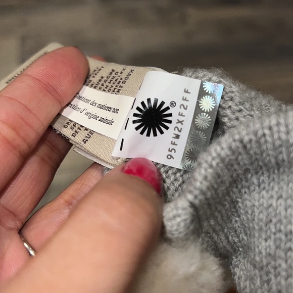 Ugg gloves - Picture 6 of 6